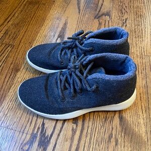 dark gray W8 all birds